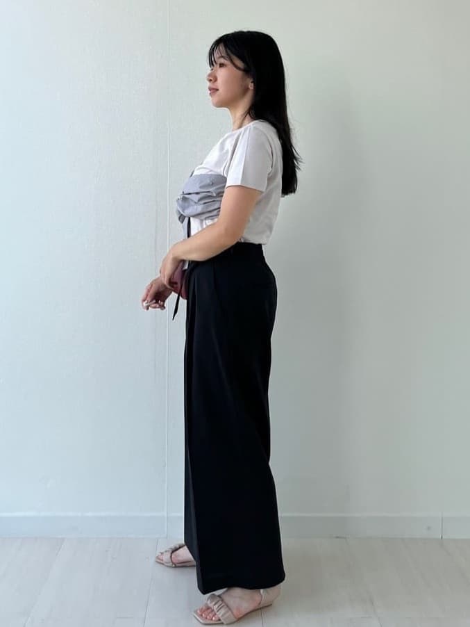 Mori Moriさんの「index｜パール調アシメドッキングTシャツ【洗える／接触冷感】」を使ったコーディネート