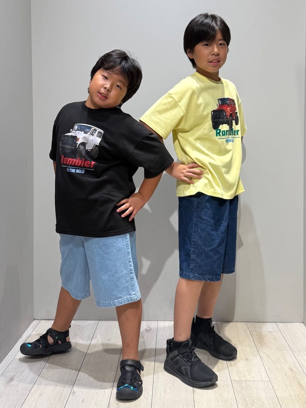 kuboさんの「THE SHOP TK｜【110－160】カープリントTシャツ/洗濯機OK」を使ったコーディネート
