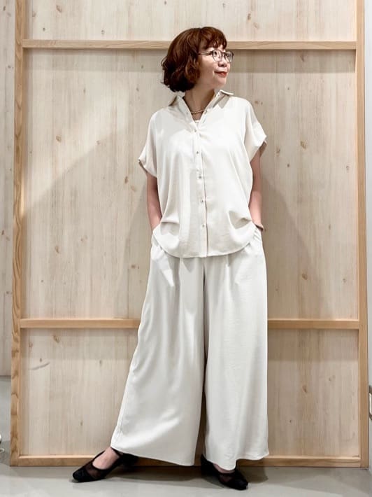 nakoさんの「THE SHOP TK｜コットンライクブラウス【接触冷感/洗濯機OK/UV/セットアップ可】」を使ったコーディネート
