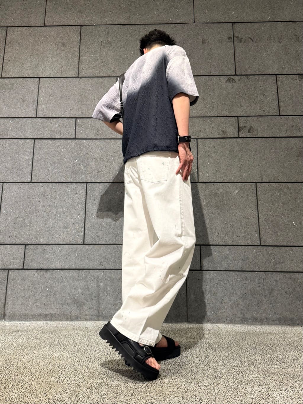 HARUさんの「tk.TAKEO KIKUCHI｜ブラーフクレジャカードカットソー」を使ったコーディネート