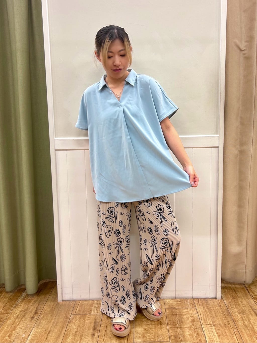 あんこさんの「SHOO･LA･RUE｜【洗える/S-LL/プチプラ】さらっとすっきりきれい見え スキッパーブラウス」を使ったコーディネート