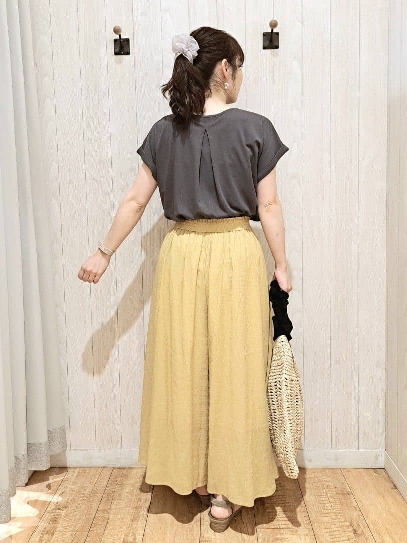 SAKIさんの「SHOO･LA･RUE｜【S-LL/裏地ひんやり】エアリーで涼やか 大人のシアースカーチョ」を使ったコーディネート