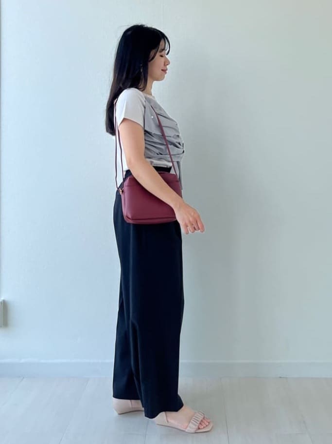 Mori Moriさんの「index｜パール調アシメドッキングTシャツ【洗える／接触冷感】」を使ったコーディネート
