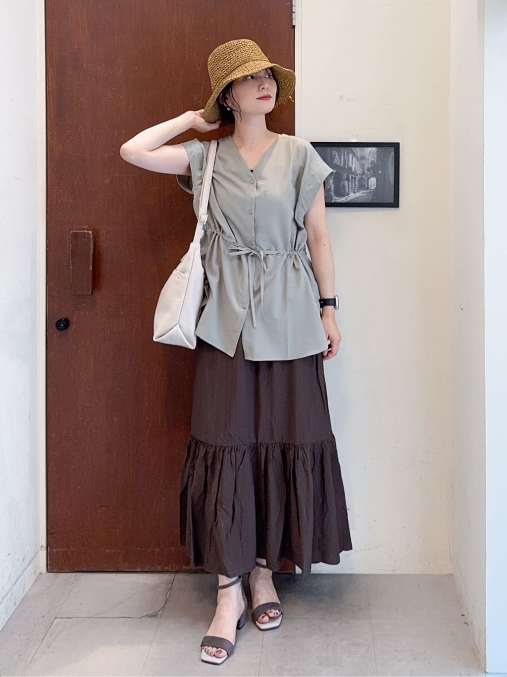 𝐇𝐢𝐫𝐨𝐦𝐢さんの「SHOO･LA･RUE｜【S-LL】シルエットが変えられる ウエストリボンブラウス」を使ったコーディネート