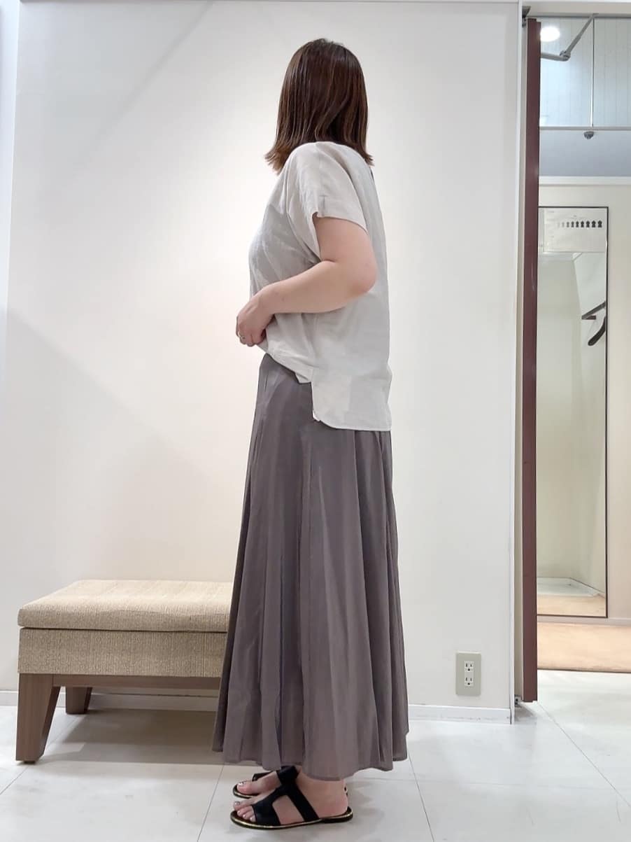 YUIさんの「UNTITLED｜【手洗い／88cm正方形】シアー素材チェーン柄スカーフ」を使ったコーディネート