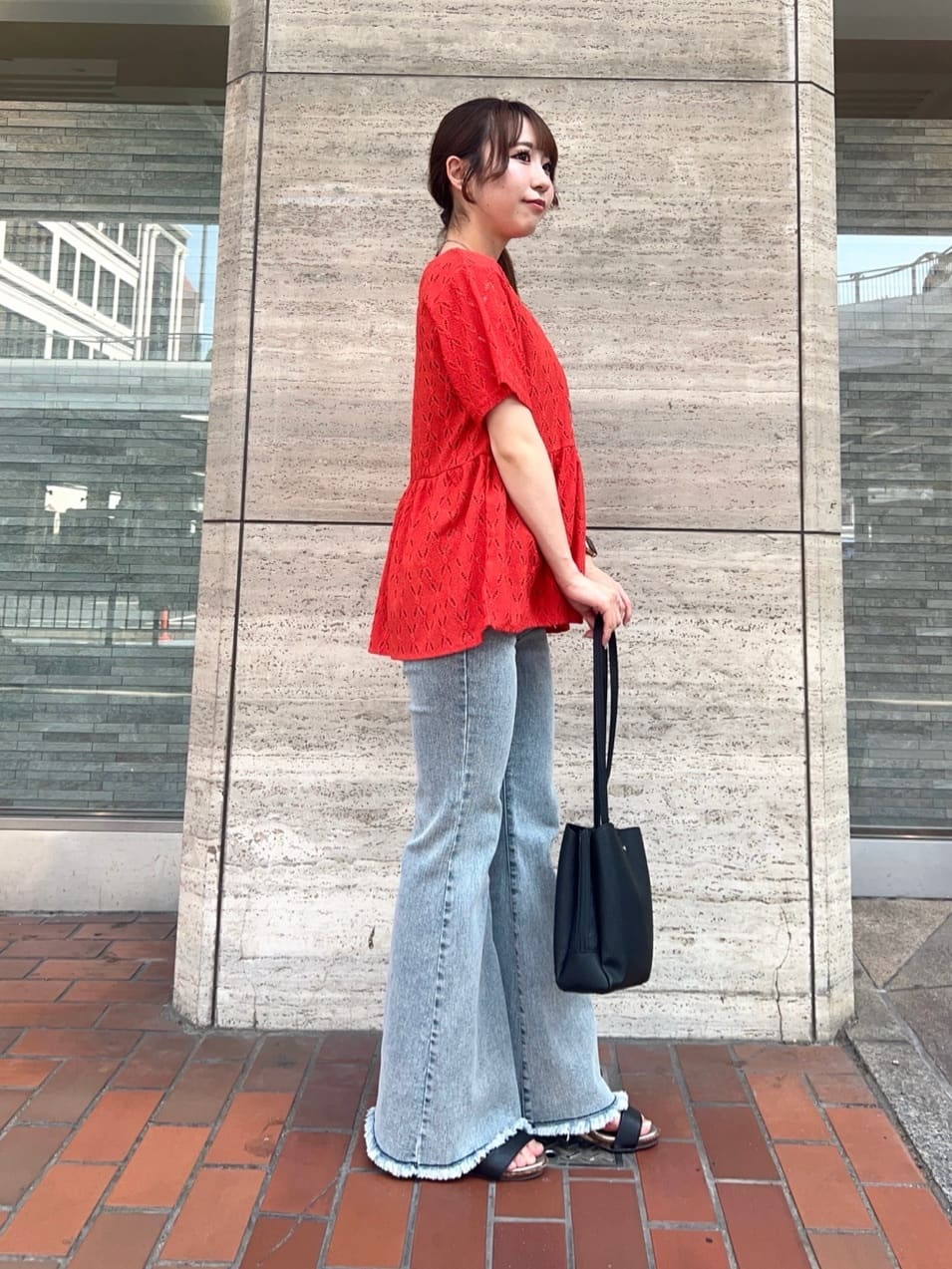 AIRIさんの「SHOO･LA･RUE｜【S-LL】インせず決まる レースペプラムトップス」を使ったコーディネート