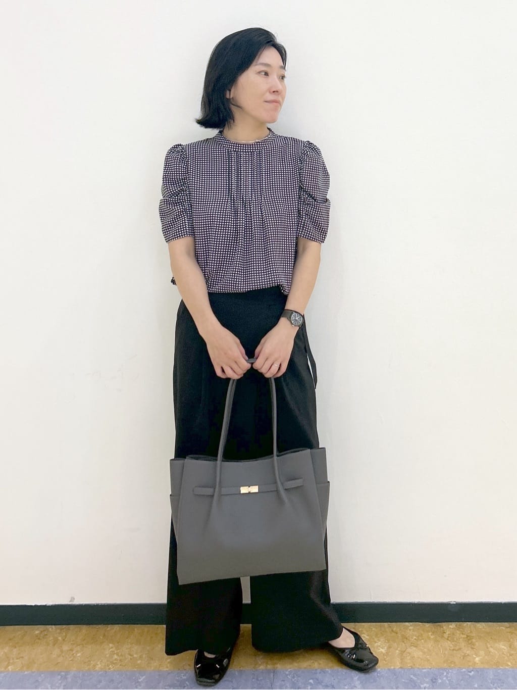 su.さんの「index｜柄プリントピンタックブラウス【洗濯機洗い可／イージーアイロン／防シワ】」を使ったコーディネート