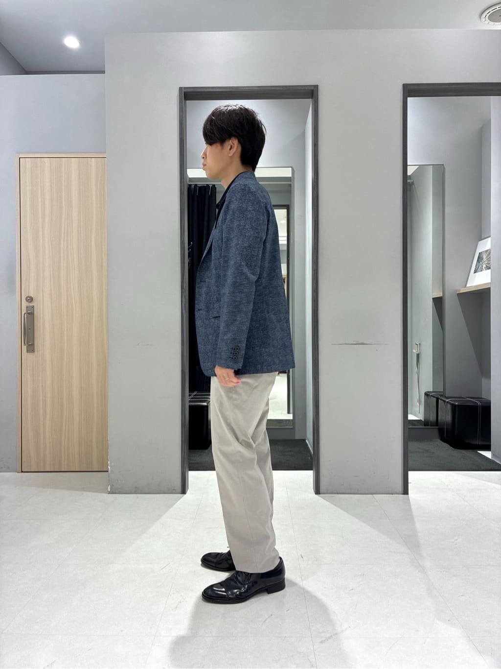 わいずみさんの「TAKEO KIKUCHI｜【抗菌防臭】COOL DOTS（R）ドビープリント ジャケット」を使ったコーディネート