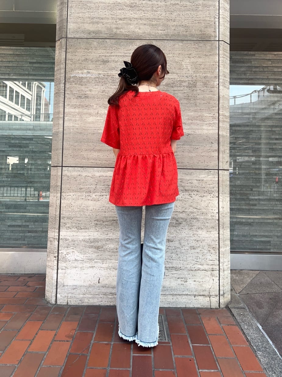 AIRIさんの「SHOO･LA･RUE｜【S-LL】インせず決まる レースペプラムトップス」を使ったコーディネート