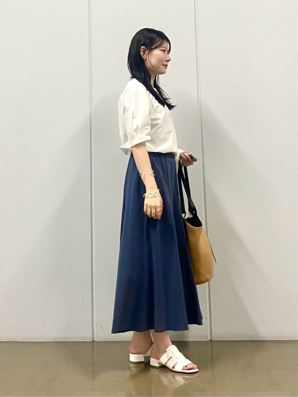 misakiさんの「INDIVI｜【洗える／シアーストライプ柄】着流しジャージカーディガン」を使ったコーディネート