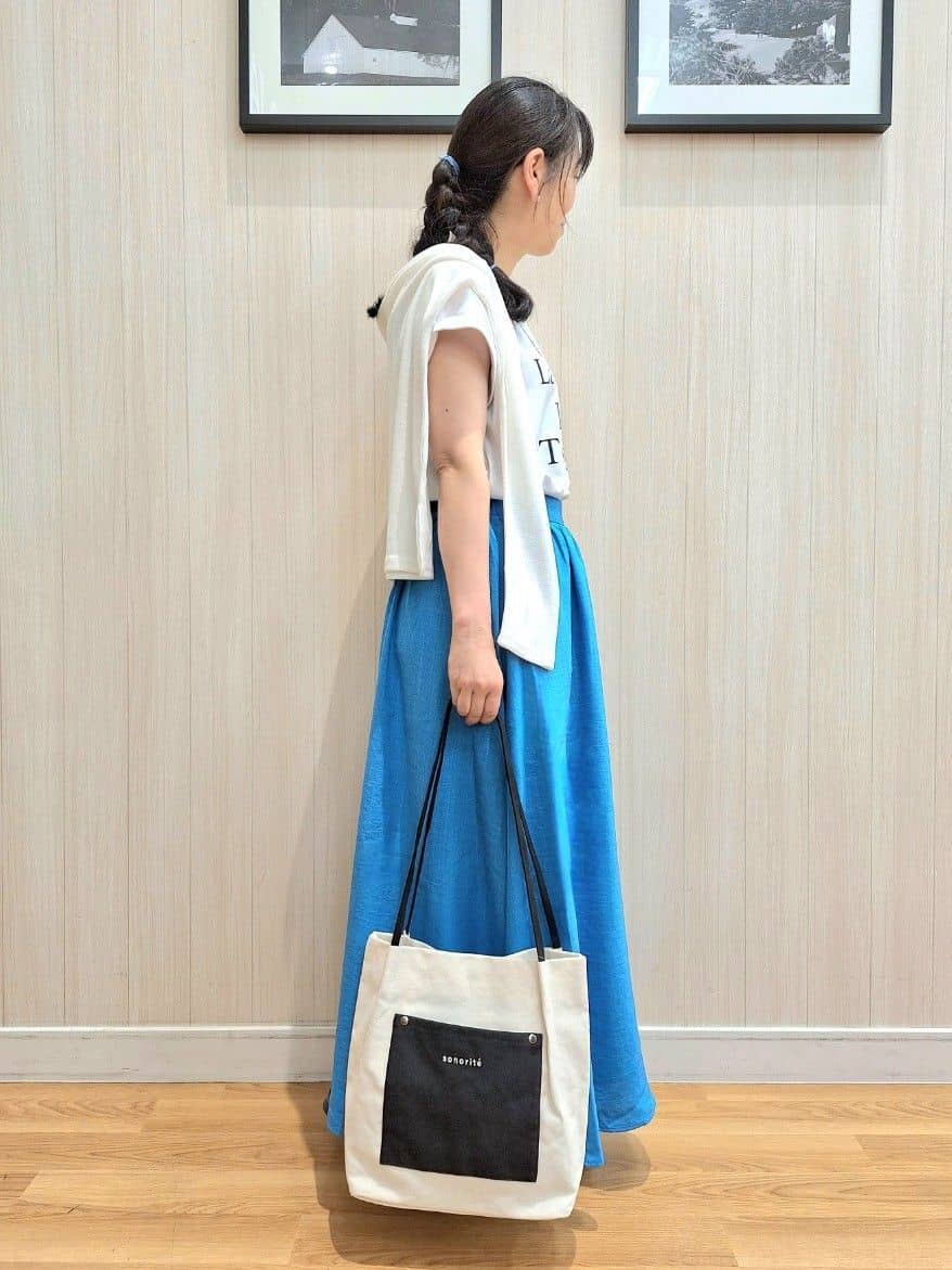 Saoさんの「SHOO･LA･RUE｜【S-LL/ひんやり/UV】手の甲まで隠れる トッパーカーディガン」を使ったコーディネート