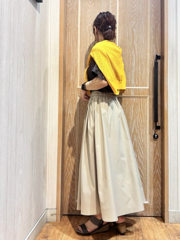 meiさんの「SHOO･LA･RUE｜【S-LL】透かし編みが大人上品 マルチボタンニットカーディガン」を使ったコーディネート