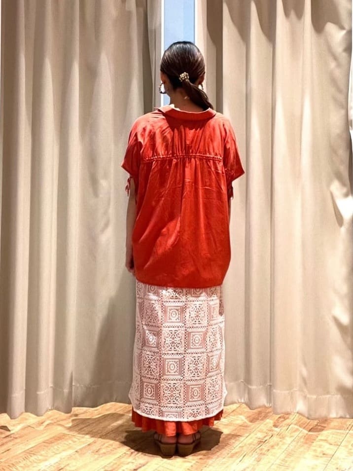 もんちゃんさんの「SHOO･LA･RUE｜麻調ティアードスカート」を使ったコーディネート