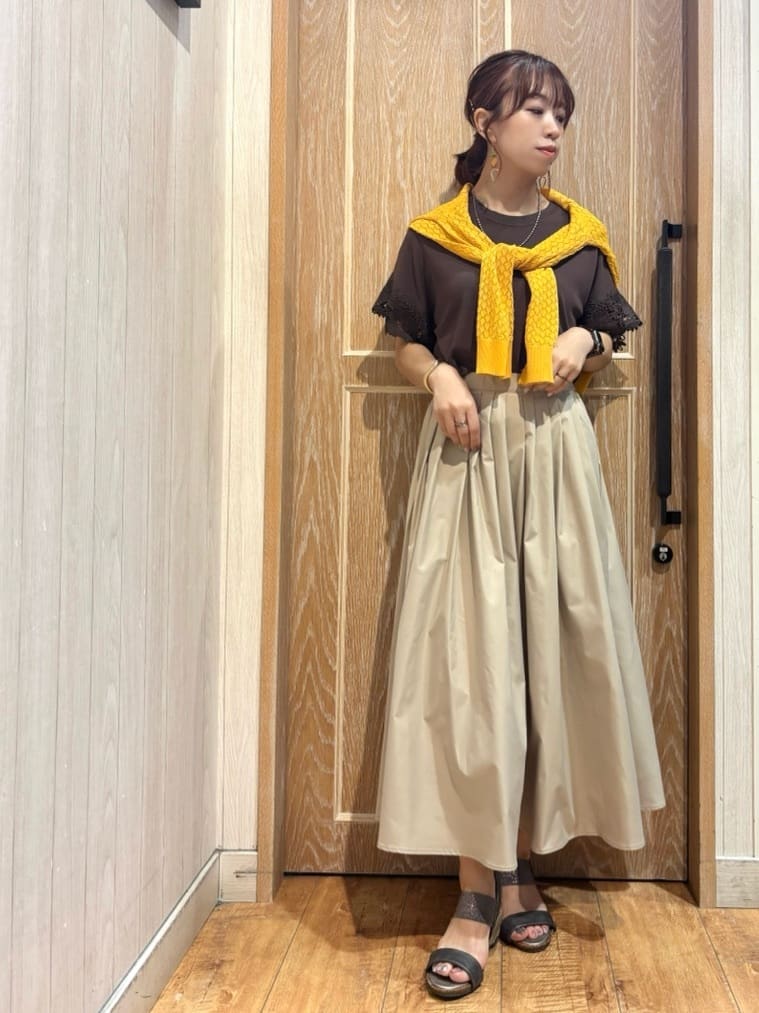 meiさんの「SHOO･LA･RUE｜【S-LL】透かし編みが大人上品 マルチボタンニットカーディガン」を使ったコーディネート
