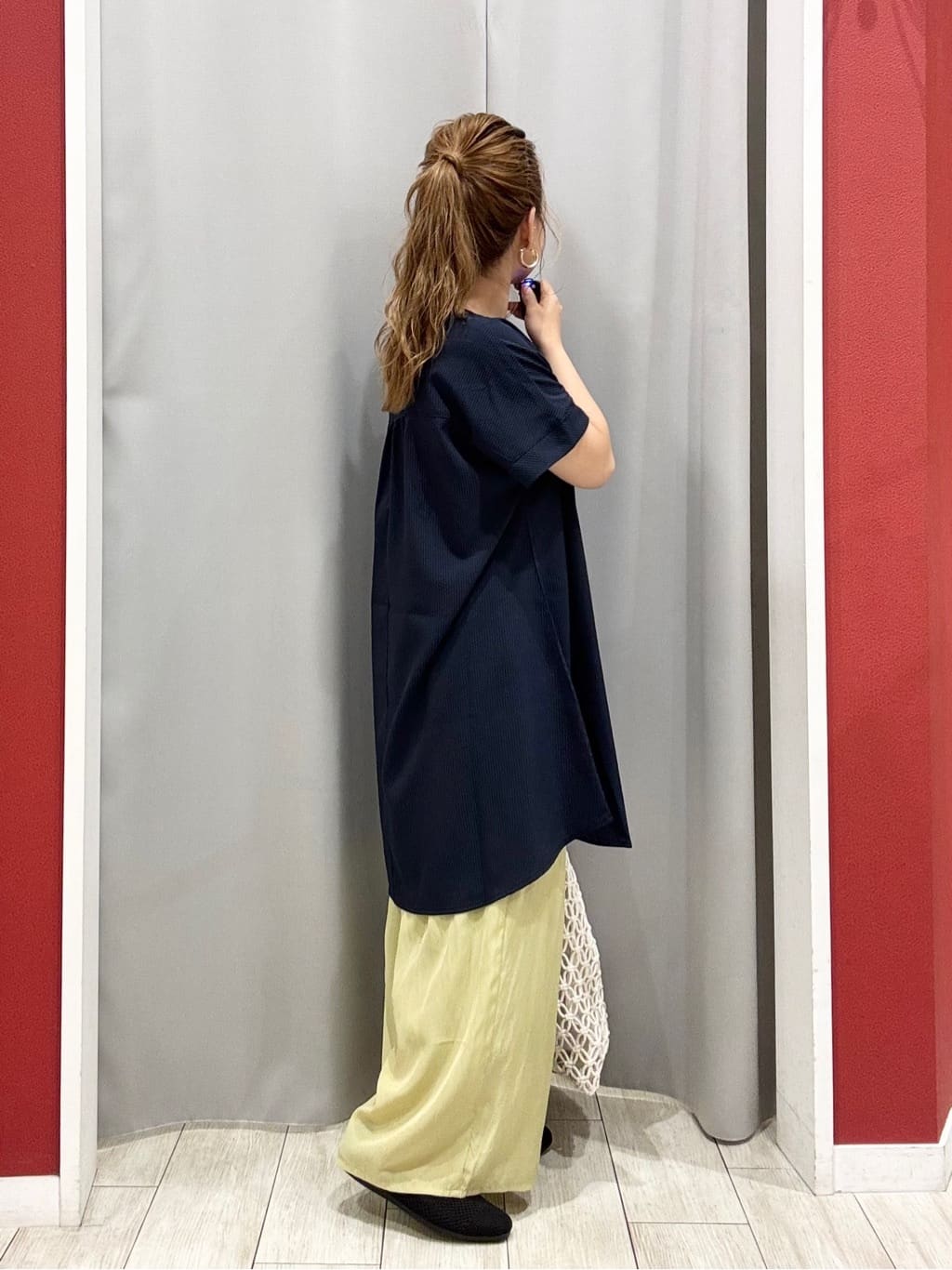 shioさんの「SHOO･LA･RUE｜【S-LL/ひんやり/体型カバー】サッカーストライプ Aラインチュニックブラウス」を使ったコーディネート