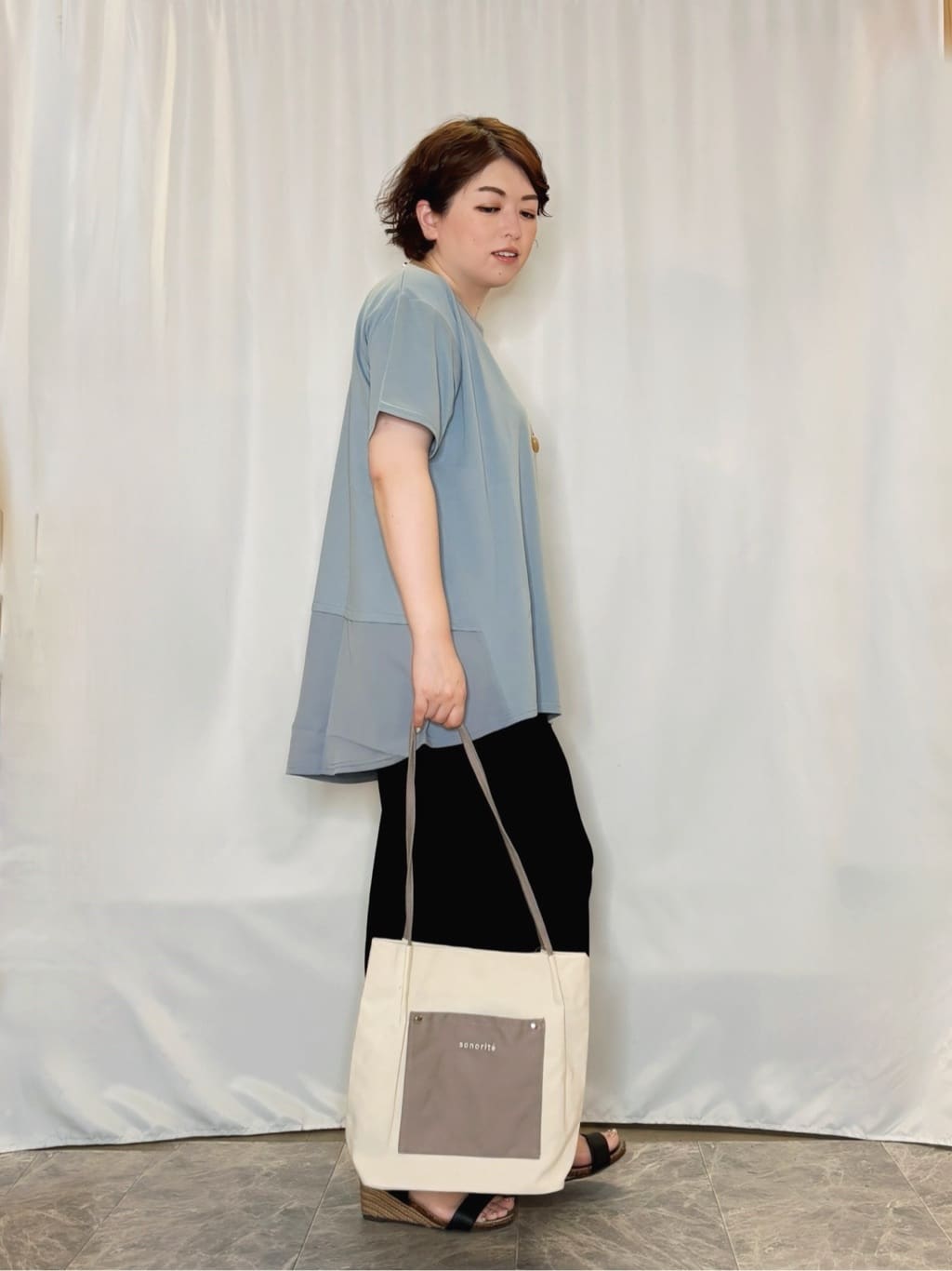たみさんの「SHOO･LA･RUE｜【S-LL/UV/吸水速乾】きれいに体型カバー Aライン チュニックワンピース」を使ったコーディネート