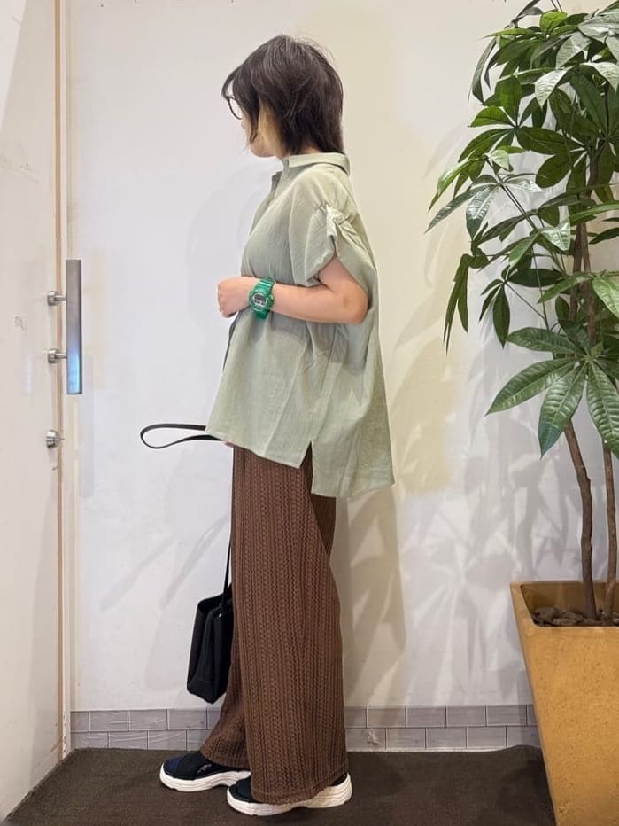 misakiさんの「SHOO･LA･RUE｜【S-LL】さらシャリコットン 上品なシアー感のデザインシャツ」を使ったコーディネート