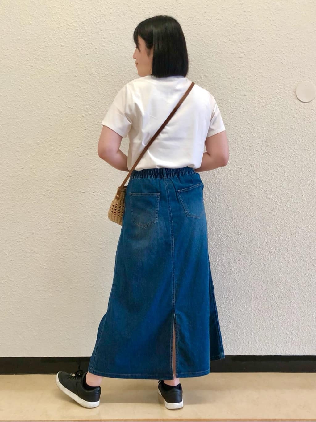 Tsuruさんの「SHOO･LA･RUE｜【S-LL/ひんやり/汗ジミ軽減/UVカット】グラフィックアソートTシャツ」を使ったコーディネート
