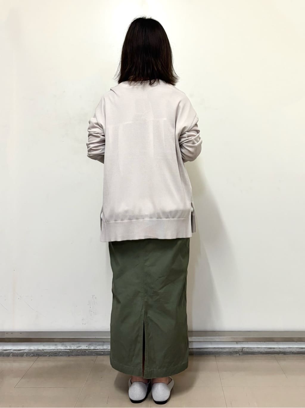 やまさんの「OPAQUE.CLIP｜ミドル丈トッパーニットカーディガン【洗濯機洗い可／接触冷感／抗ピル】」を使ったコーディネート