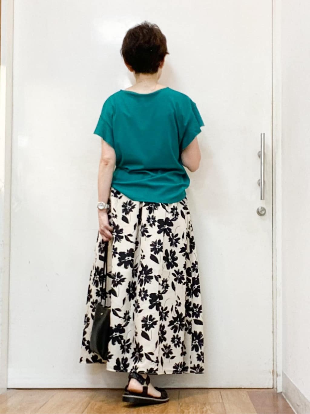 みぃさんの「SHOO･LA･RUE｜【高レビュー/着丈選べる】華やかさをプラスする アソートロングスカート」を使ったコーディネート