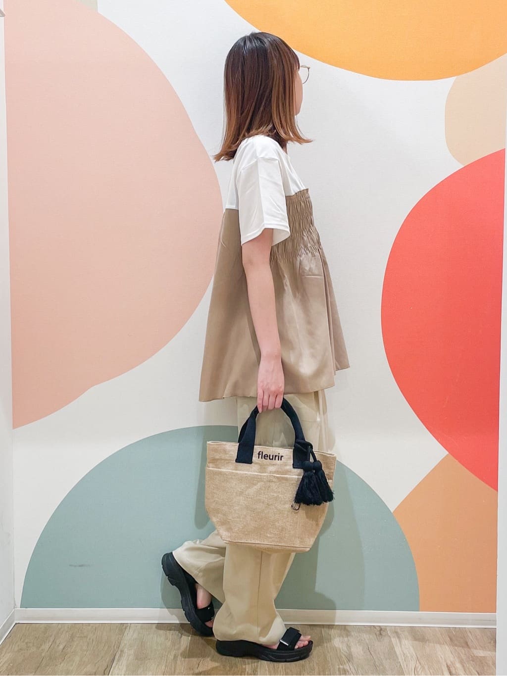 とまとさんの「SHOO･LA･RUE｜◆【高レビュー】スポーティで上品 大人のためのテープスポサン」を使ったコーディネート