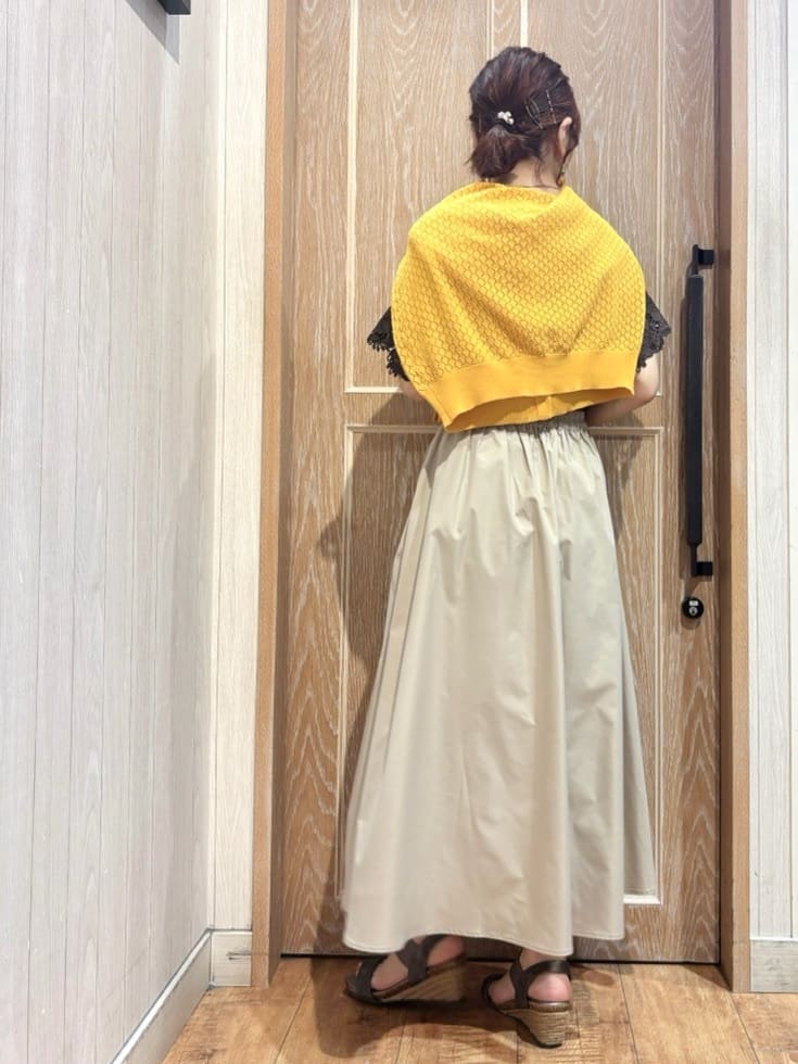 meiさんの「SHOO･LA･RUE｜【S-LL】透かし編みが大人上品 マルチボタンニットカーディガン」を使ったコーディネート