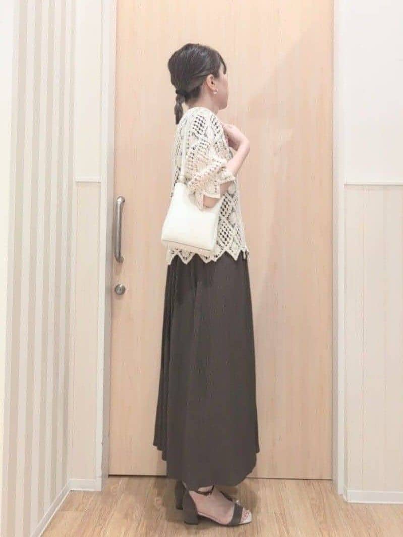 あさんの「SHOO･LA･RUE｜【前後2WAY】さらりと大人上品に 楊柳フレンチワンピース」を使ったコーディネート
