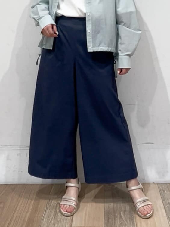 山さんさんの「grove｜サマーハイパーストレッチワイドパンツ」を使ったコーディネート