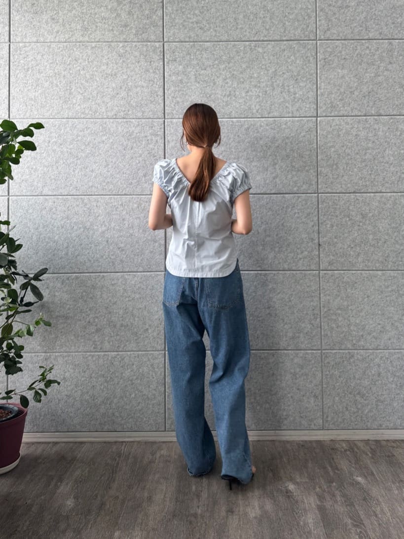 designer yukaさんの「CODE A｜sporty gathered blouse」を使ったコーディネート
