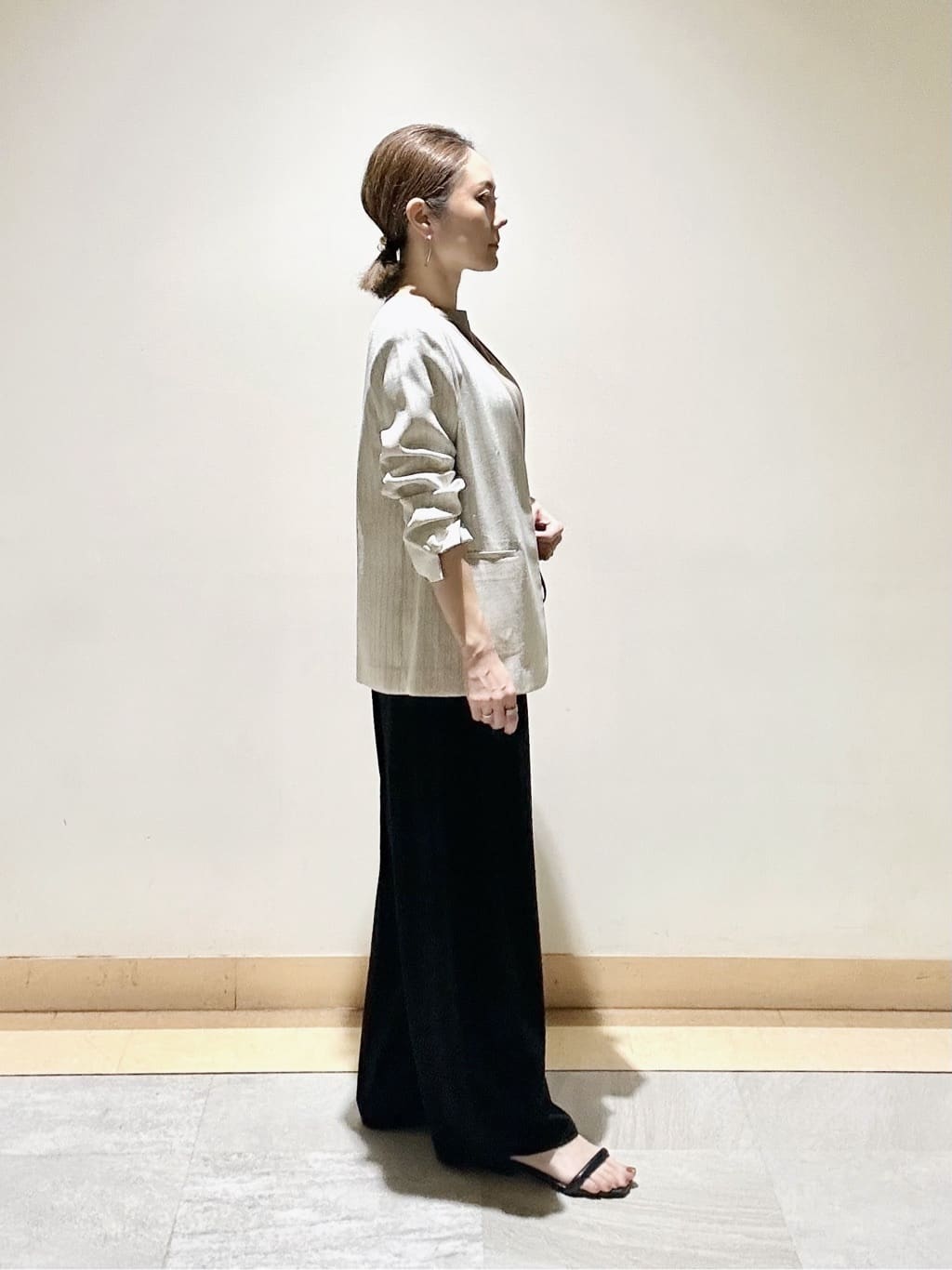 MAIさんの「INDIVI｜【洗える／UVケア／SETUP可能】ドロストワイドパンツ」を使ったコーディネート