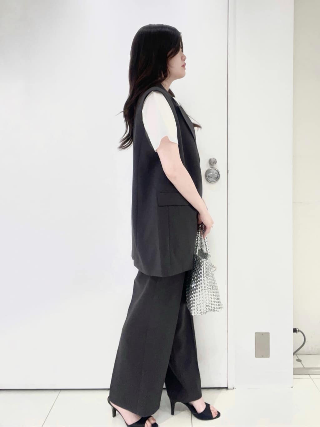moeさんの「UNTITLED｜【ロゴT/プリントT】グラフィックTシャツ」を使ったコーディネート