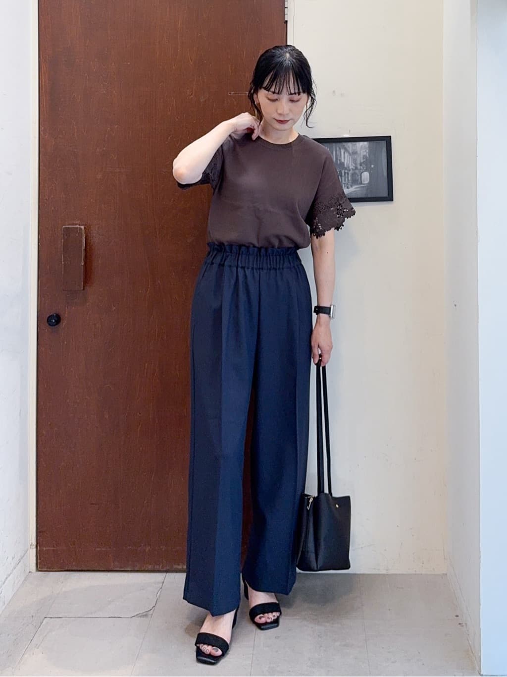 𝐇𝐢𝐫𝐨𝐦𝐢さんの「SHOO･LA･RUE｜【S-LL/ひんやり/UV/】大人上品な お袖レースニット」を使ったコーディネート