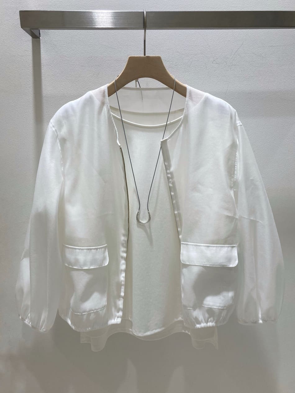 Suzuさんの「COUP DE CHANCE｜【手洗い可／日本製】小紋柄ワイドパンツ」を使ったコーディネート