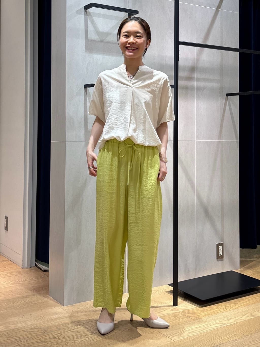 kanaeさんの「INDIVI｜【洗える／UVケア／SETUP可能】ドロストワイドパンツ」を使ったコーディネート