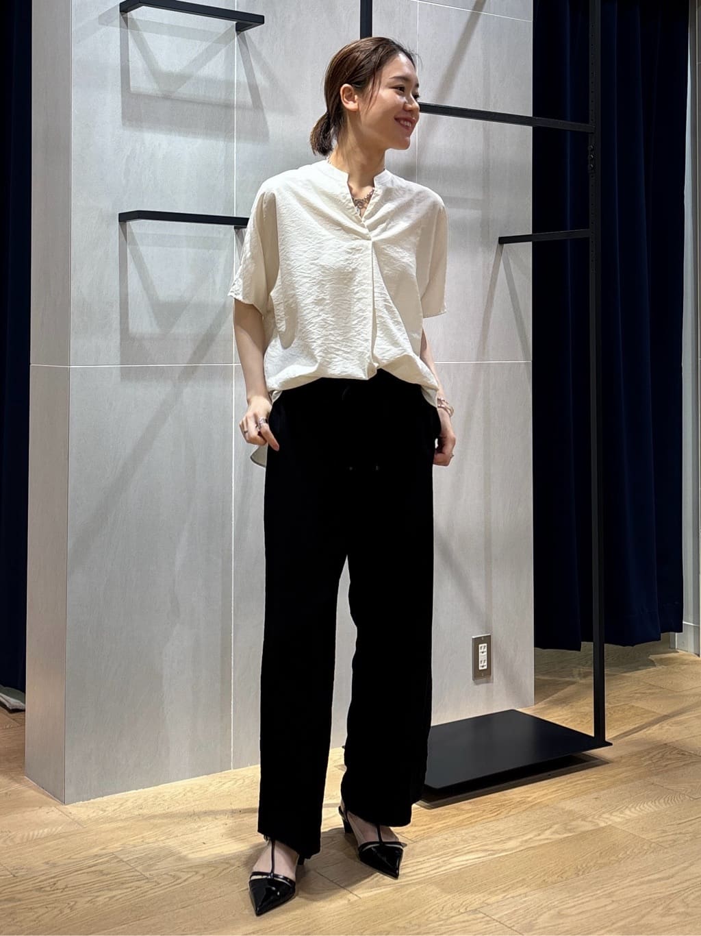 kanaeさんの「INDIVI｜【洗える／UVケア／SETUP可能】ドロストワイドパンツ」を使ったコーディネート