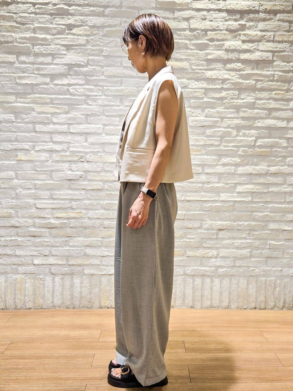 yoshimiさんの「OPAQUE.CLIP｜ショートテーラードジレ【接触冷感／洗濯機洗い可】」を使ったコーディネート