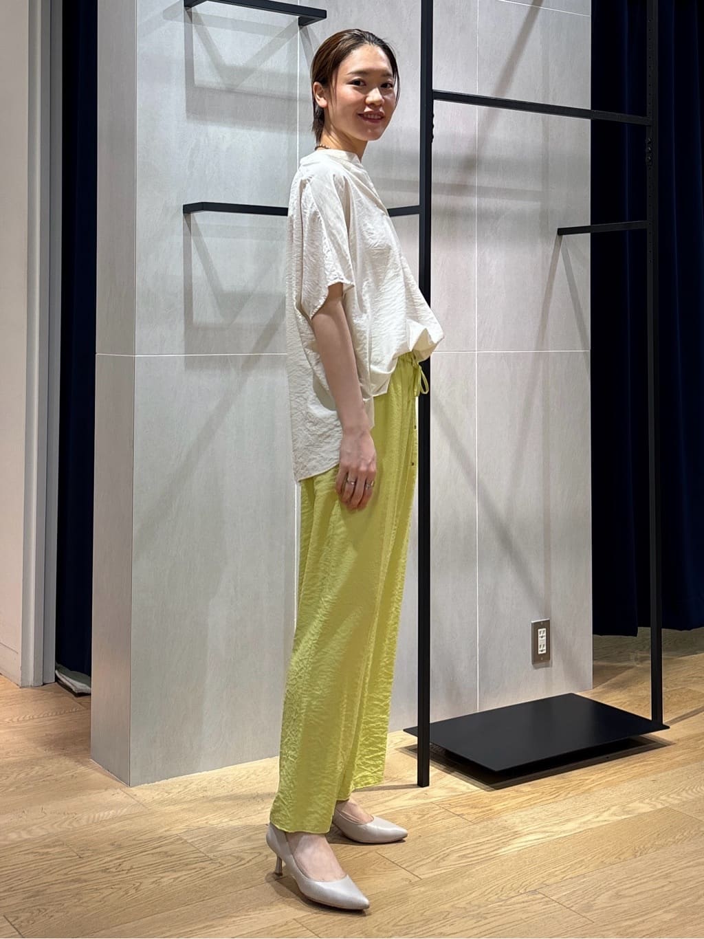 kanaeさんの「INDIVI｜【洗える／UVケア／SETUP可能】ドロストワイドパンツ」を使ったコーディネート