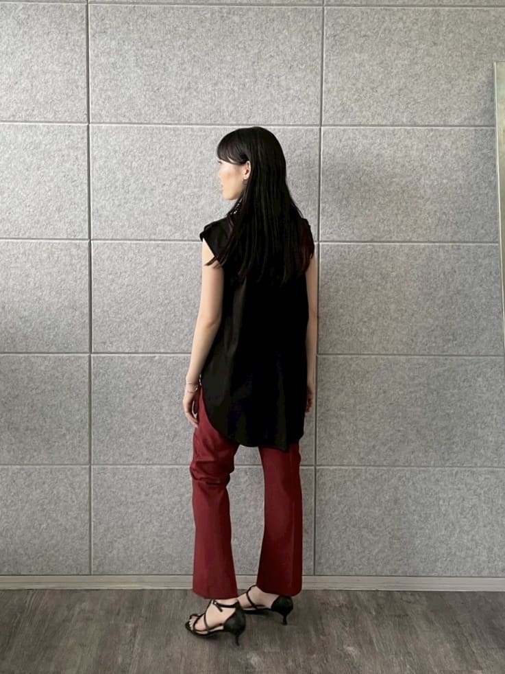 rinaさんの「INDIVI｜クロップドスリットパンツ」を使ったコーディネート