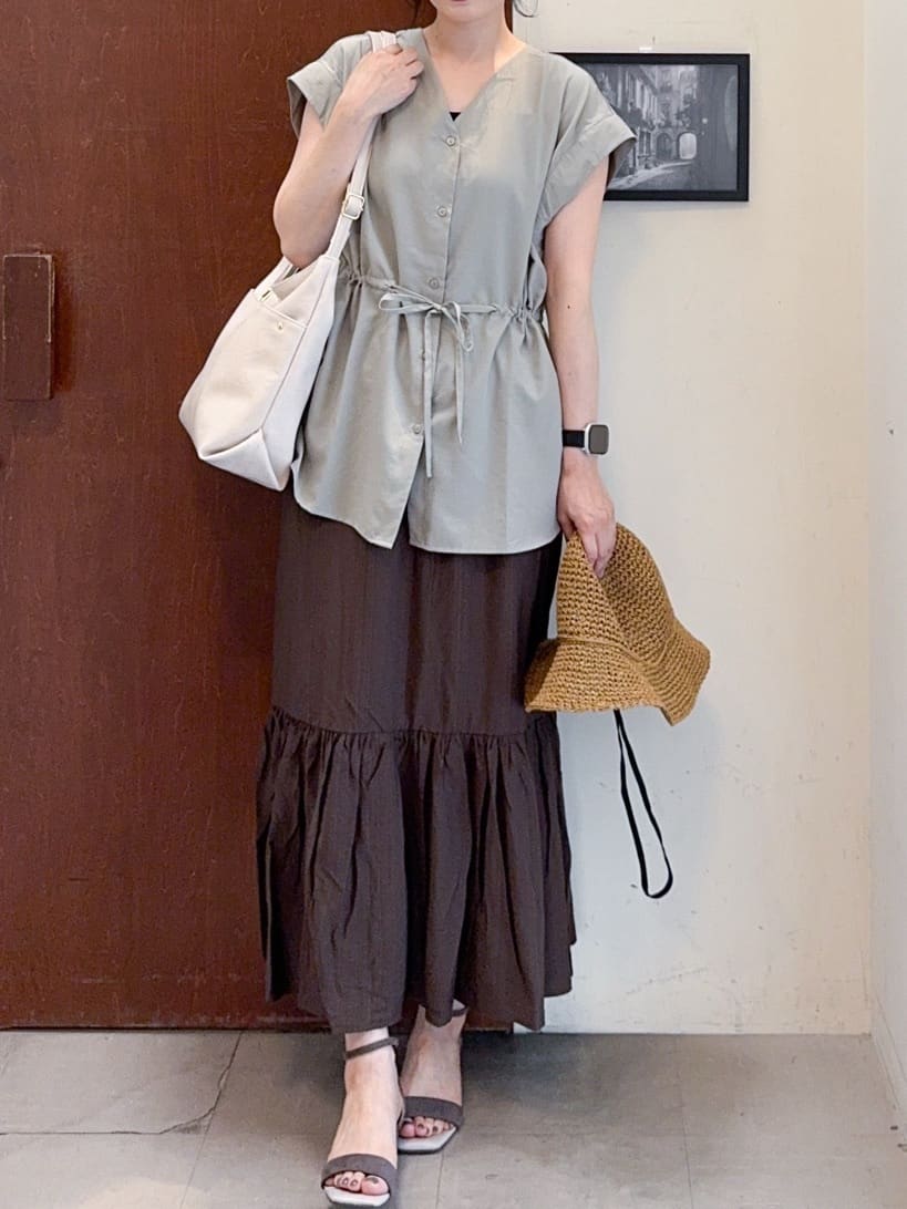 𝐇𝐢𝐫𝐨𝐦𝐢さんの「SHOO･LA･RUE｜【S-LL】シルエットが変えられる ウエストリボンブラウス」を使ったコーディネート