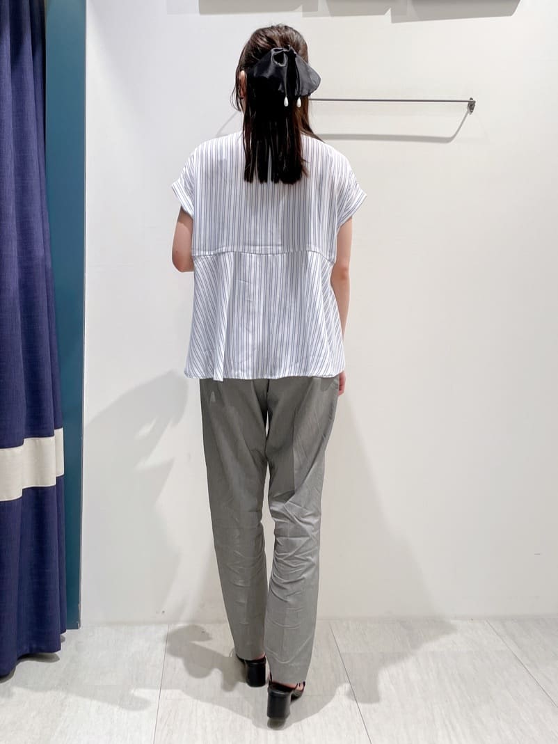 haruさんの「grove｜キレイも動きやすさも　美脚見えハイパーストレッチパンツ」を使ったコーディネート