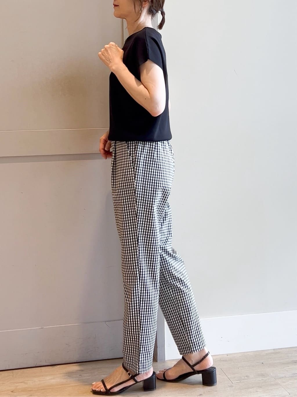 yamakoさんの「grove｜【冷感】サマーハイパーストレッチテーパードパンツ」を使ったコーディネート