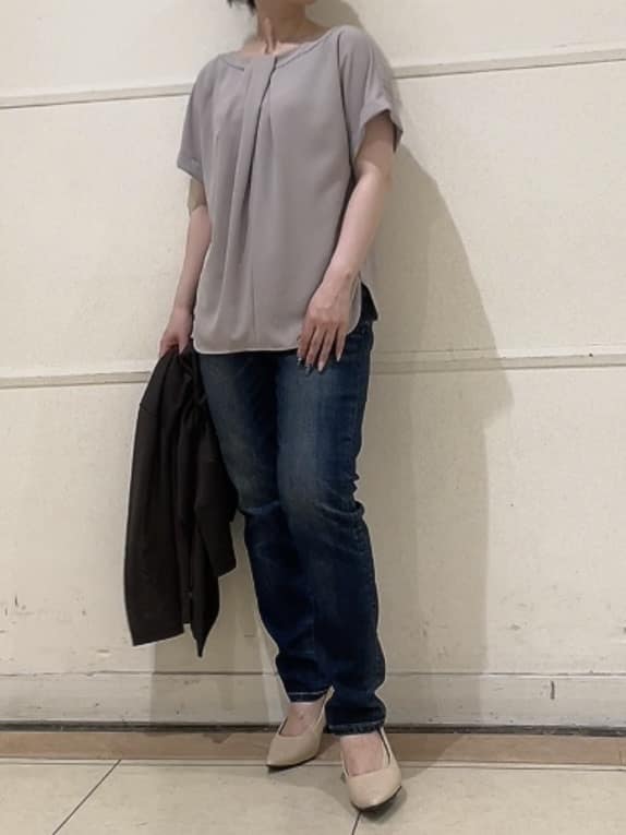 watanabeさんの「UNTITLED｜◆【セットアップ可/接触冷感/イージーケア】リラクミスト　2WAYブラウス」を使ったコーディネート