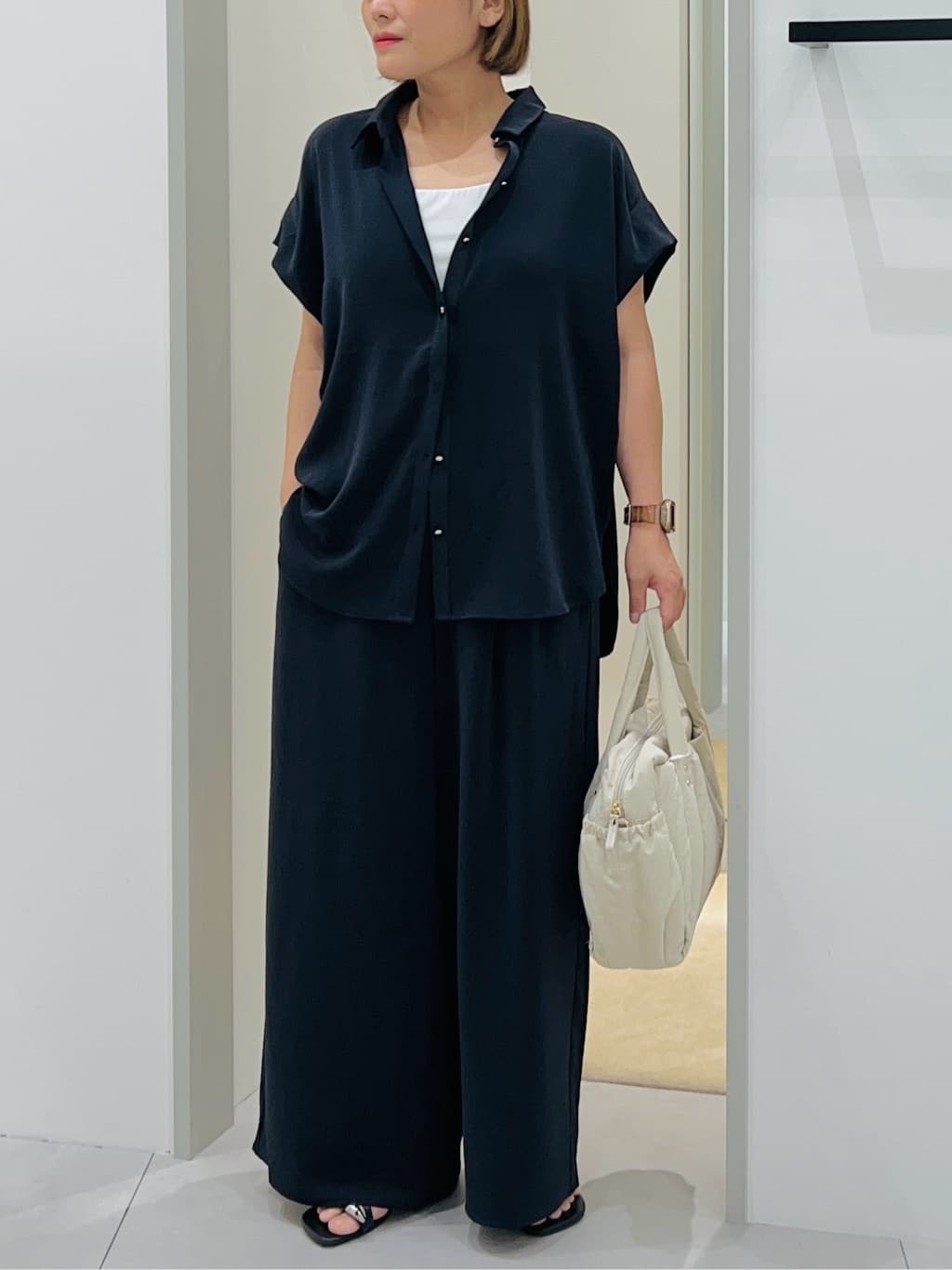タナさんの「THE SHOP TK｜コットンライクブラウス【接触冷感/洗濯機OK/UV/セットアップ可】」を使ったコーディネート
