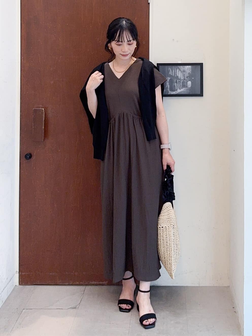 𝐇𝐢𝐫𝐨𝐦𝐢さんの「SHOO･LA･RUE｜【前後2WAY】さらりと大人上品に 楊柳フレンチワンピース」を使ったコーディネート