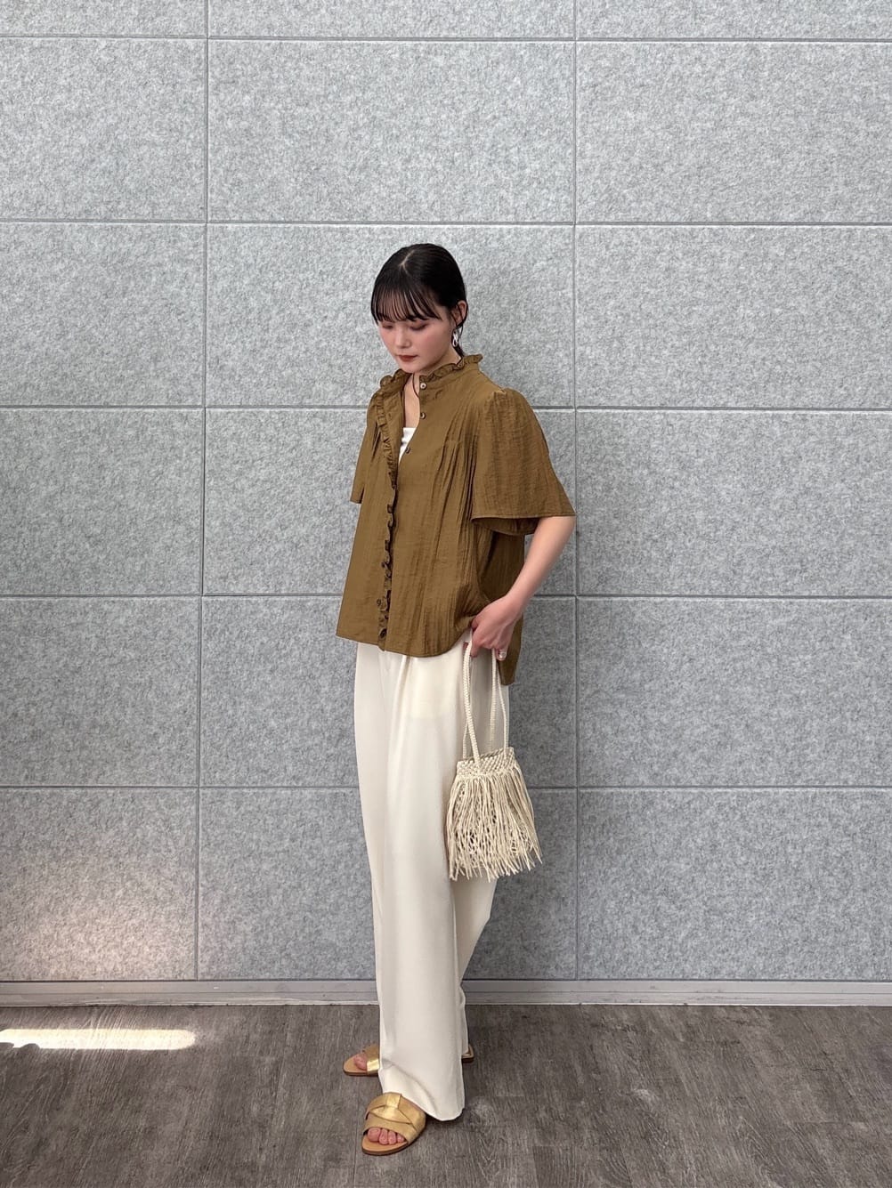 akiさんの「INDIVI｜バッククロスモードパンツ」を使ったコーディネート