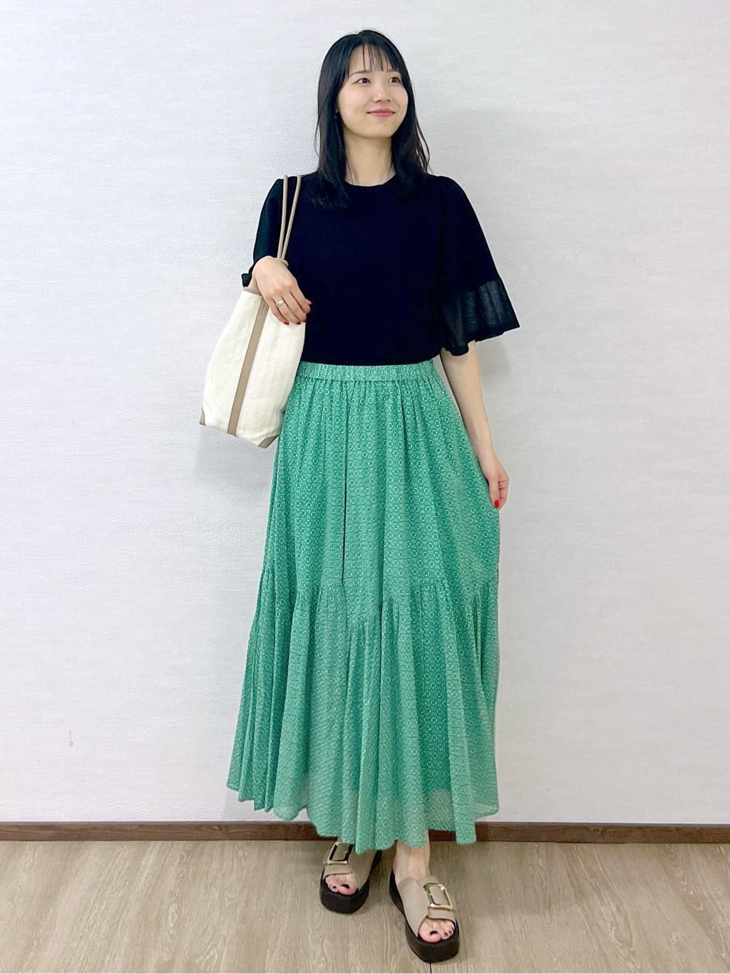sachikoさんの「OPAQUE.CLIP｜《5色展開》シアーフレアスリーブニット【洗濯機洗い可】」を使ったコーディネート
