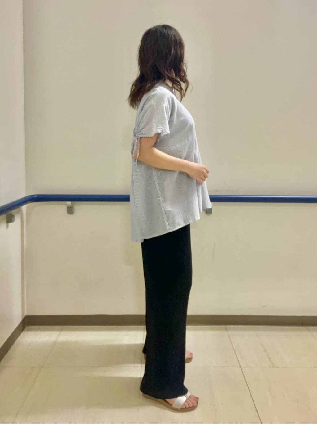 あもさんの「SHOO･LA･RUE｜【洗濯機可/柄が選べる】さらさら楽ちん プリーツ ワイドパンツ」を使ったコーディネート