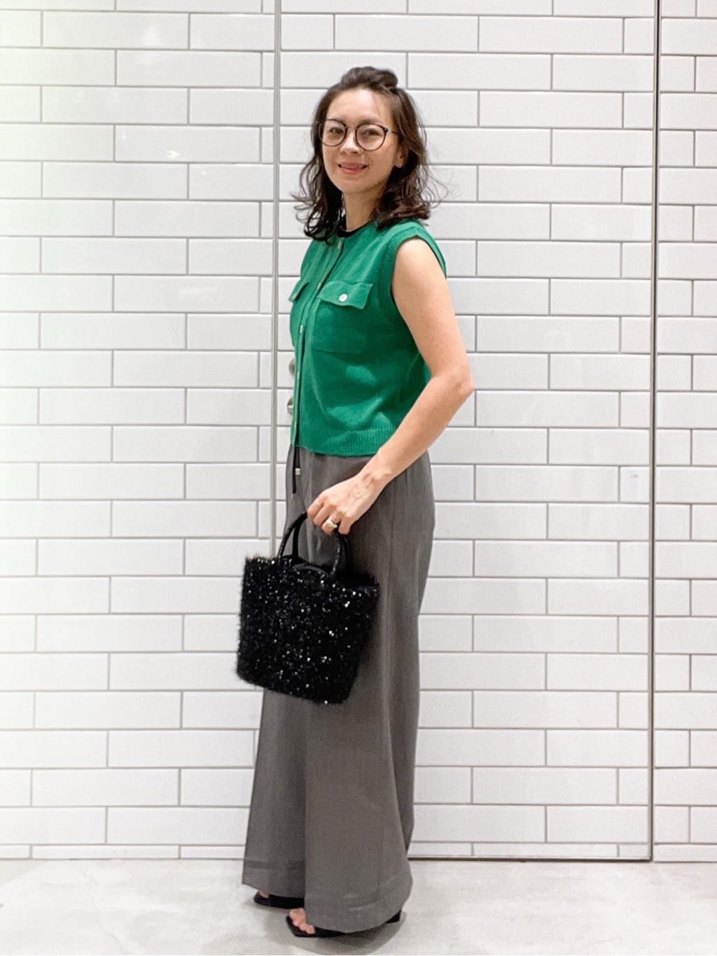 oiさんの「OPAQUE.CLIP｜スクエアトゥミュールサンダル」を使ったコーディネート