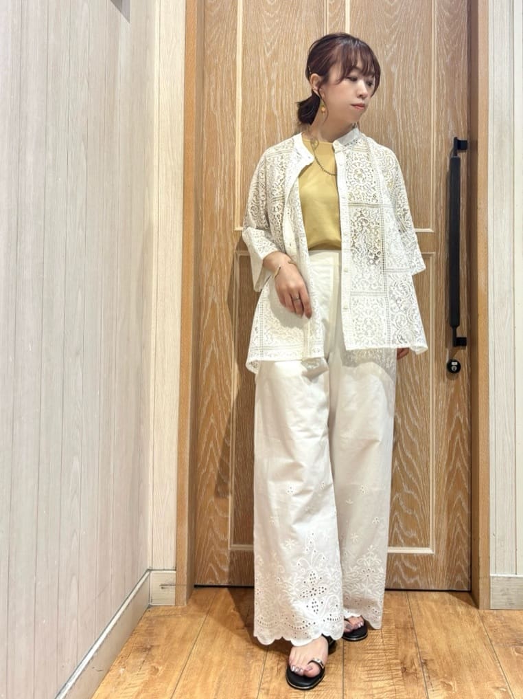 meiさんの「SHOO･LA･RUE｜【S-LL/UV/吸水速乾】さらりと着こなす 肩タックゆるトップス」を使ったコーディネート