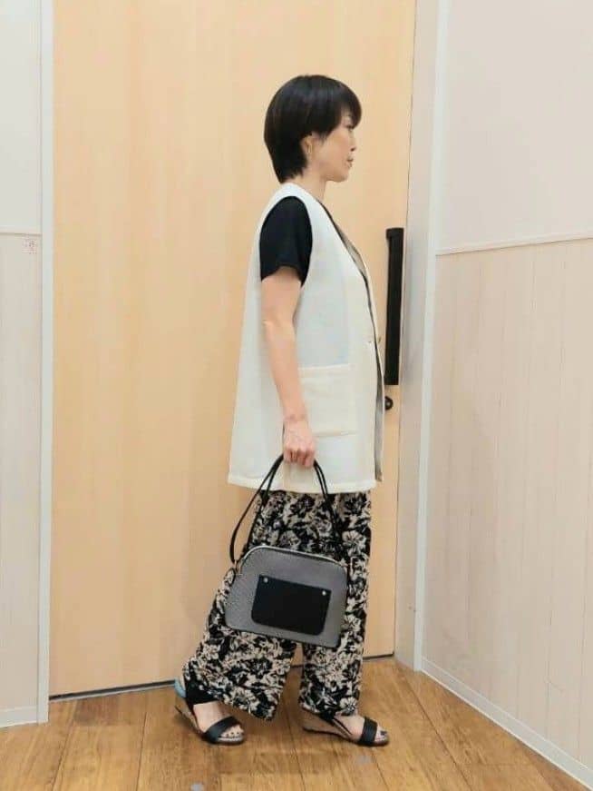 Kさんの「SHOO･LA･RUE｜【S-LL】夏のレイヤードコーデに さらりと着られるメッシュジレ」を使ったコーディネート